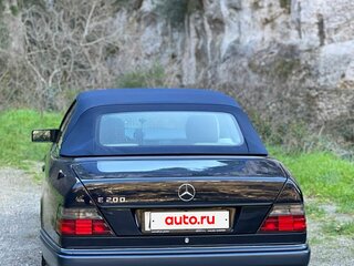 1994 Mercedes-Benz E-Класс 200 I (W124), синий, 4300000 рублей, вид 4