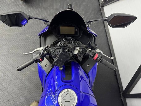 2022 Yamaha YZF-R3, синий, 399000 рублей, вид 5