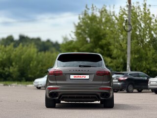 2015 Porsche Cayenne II Рестайлинг (958), серый, 3700000 рублей, вид 3
