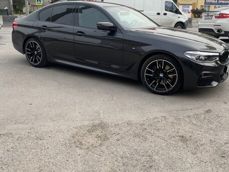 2019 BMW 5 серии 530i xDrive VII (G30/G31/G38), серый, 4800000 рублей, вид 2