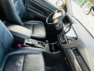2015 Mitsubishi Outlander III Рестайлинг, белый, 1500000 рублей, вид 5