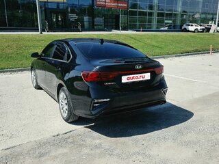 2021 Kia Cerato IV, чёрный, 1800000 рублей, вид 2