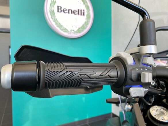 2025 Benelli TRK 502, серый, 569000 рублей - вид 5