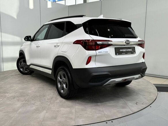 2021 Kia Seltos I, белый - вид 2