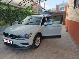 2018 Volkswagen Tiguan II, белый, 2308000 рублей, вид 2