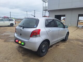 2010 Toyota Vitz II (XP90), серый, 480000 рублей, вид 3