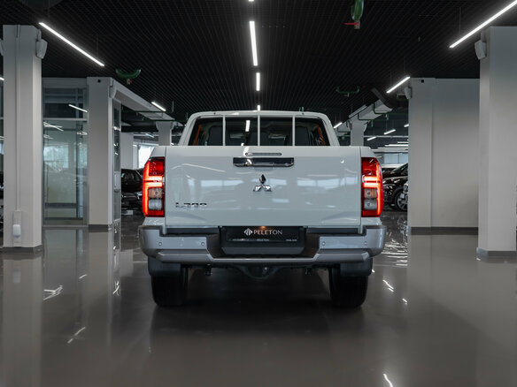 2025 Mitsubishi L200 VI, белый - вид 5