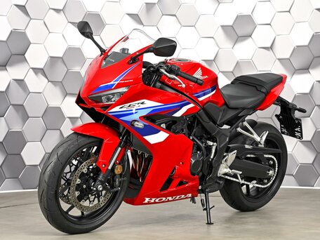 2026 Honda CBR 650R, красный, 1377000 рублей, вид 2