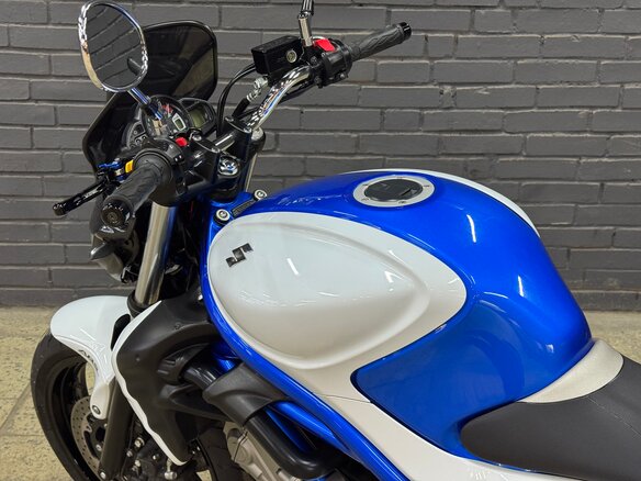 2010 Suzuki SFV 650 Gladius, синий, 515000 рублей - вид 17