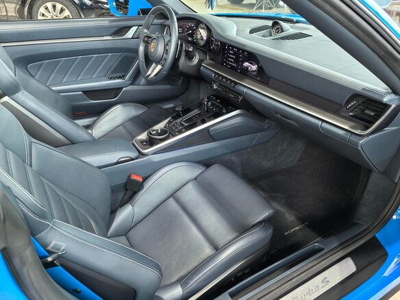 2025 Porsche 911 Turbo S VIII (992) Рестайлинг, голубой, 43333666 рублей - вид 20