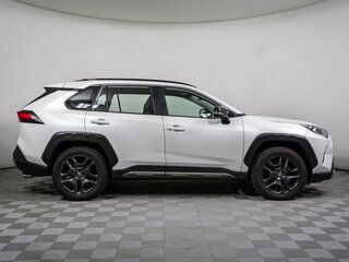 2022 Toyota RAV4 V (XA50), белый, 3247000 рублей, вид 4