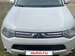 2013 Mitsubishi Outlander III, белый, 1200000 рублей, вид 3