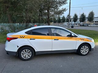 2017 Hyundai Solaris II, чёрный, 670000 рублей, вид 2