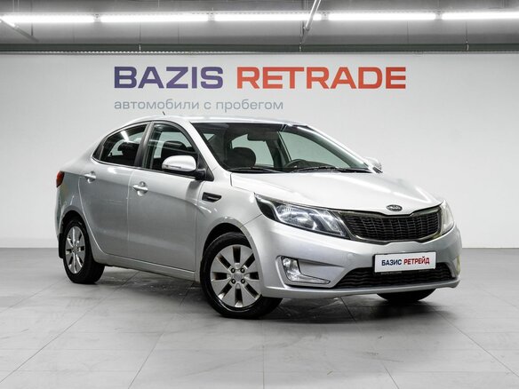 2013 Kia Rio 5-speed III, серебристый, 829000 рублей - вид 2
