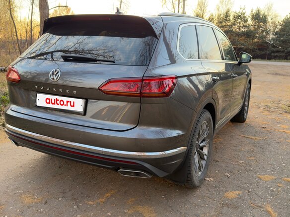 2018 Volkswagen Touareg III, серый, 5250000 рублей - вид 9