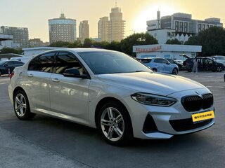2022 BMW 1 серии 120i III (F52) Рестайлинг, белый, 1660000 рублей, вид 3