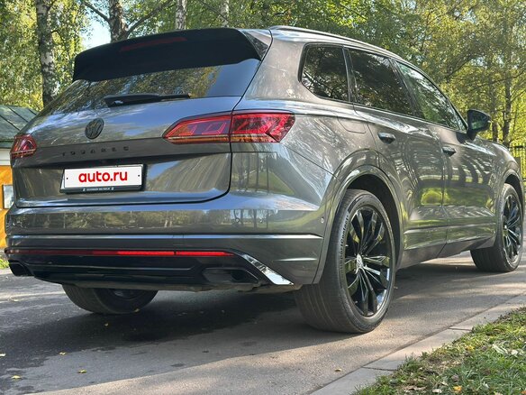 2019 Volkswagen Touareg III, серый, 6750000 рублей - вид 6