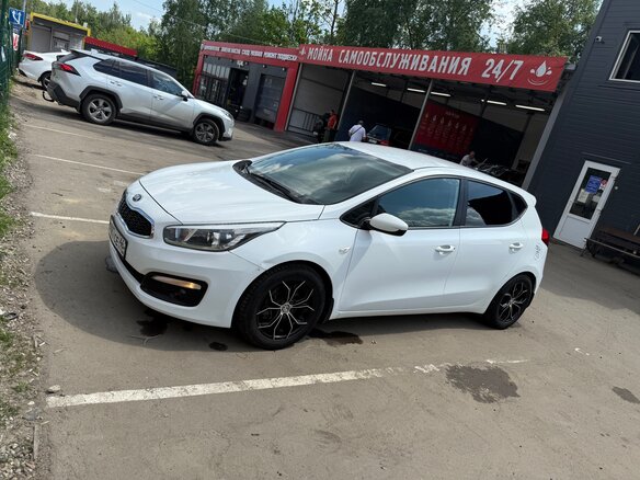 2015 Kia Ceed II Рестайлинг, белый, 1250000 рублей - вид 1