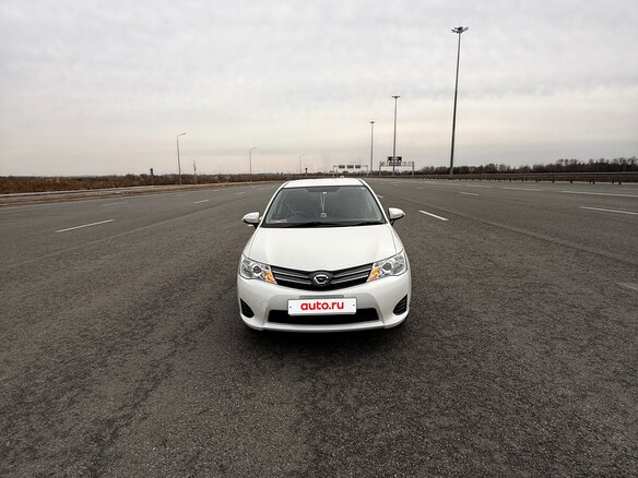 2013 Toyota Corolla Axio XI (E160, E170, E180), белый, 990000 рублей - вид 1