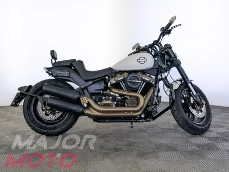 2018 Harley-Davidson Fat Bob, белый, 1865000 рублей, вид 1