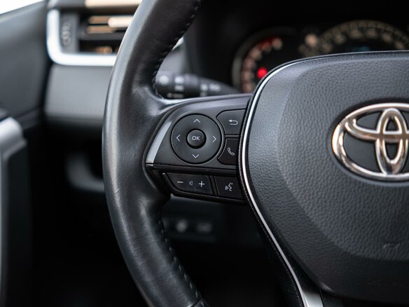 2020 Toyota RAV4 V (XA50), белый, 3599000 рублей - вид 17