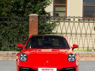 2020 Porsche 911 Carrera 4 VIII (992), красный, 12600000 рублей, вид 3
