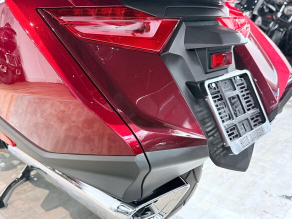 2023 Honda GL 1800 Gold Wing, красный - вид 20