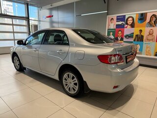 2011 Toyota Corolla X (E140, E150) Рестайлинг, серебристый, 965000 рублей, вид 4