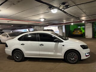 2019 Volkswagen Polo V Рестайлинг, белый, 961400 рублей, вид 3