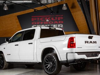 2026 Ram 1500 Crew Cab eTorque V Рестайлинг, белый, 11898000 рублей, вид 3