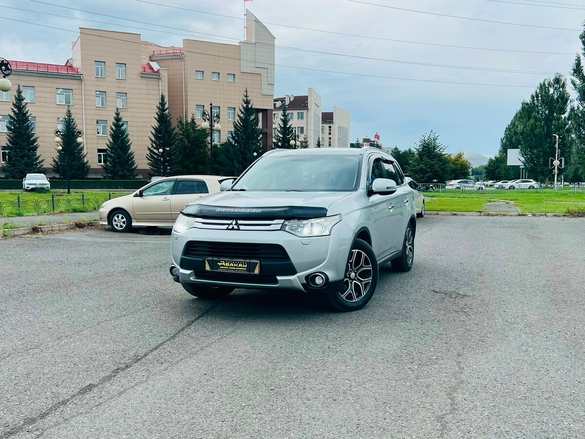 Открыть фотографии: Mitsubishi Outlander III Рестайлинг