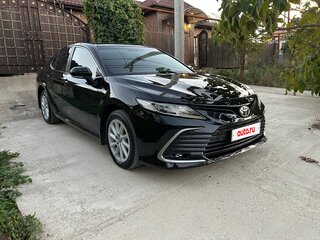 2021 Toyota Camry VIII (XV70) Рестайлинг, чёрный, 2650000 рублей, вид 4