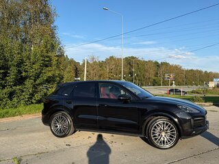 2019 Porsche Cayenne III, чёрный, 5250000 рублей, вид 3