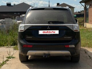 2014 Mitsubishi Outlander III Рестайлинг, чёрный, 1550000 рублей, вид 3