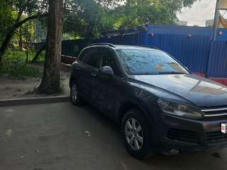 2011 Volkswagen Touareg II, чёрный, 1280000 рублей, вид 1