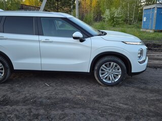 2023 Mitsubishi Outlander IV, белый, 3950000 рублей, вид 5