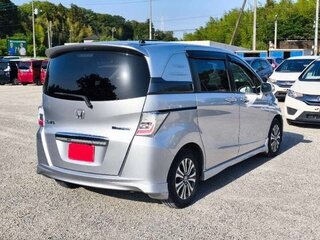 2016 Honda Freed Spike I Рестайлинг 2, серебристый, 815000 рублей, вид 5