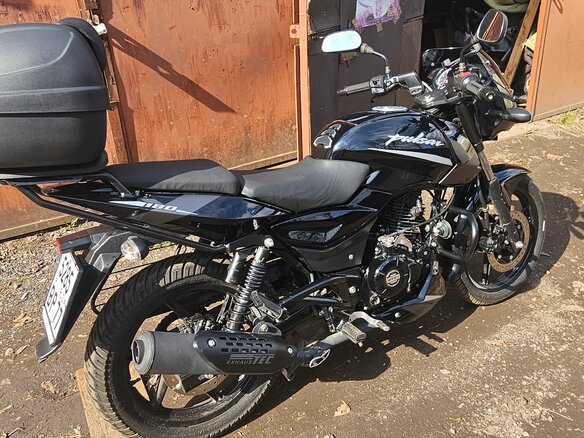 2021 Bajaj Pulsar 180, чёрный, 160000 рублей