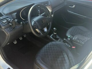 2013 Kia Rio III, белый, 699000 рублей, вид 5