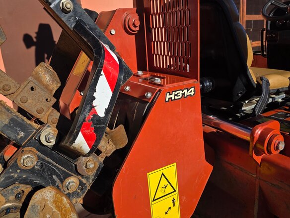 2012 DitchWitch Траншеекопатель, красный, 2300000 рублей - вид 18