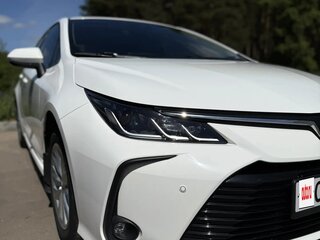 2022 Toyota Corolla XII (E210), белый, 2000000 рублей, вид 3