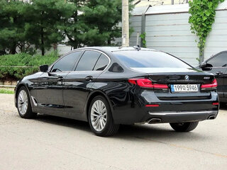 2022 BMW 5 серии 520i VII (G30/G31/G38) Рестайлинг, чёрный, 4051111 рублей, вид 3