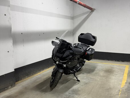 2025 BMW R 1300 RT, чёрный, 3180000 рублей, вид 2
