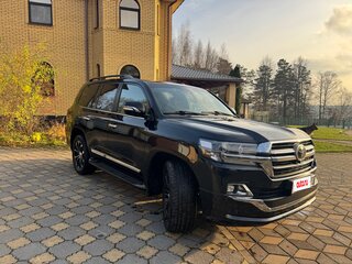 2019 Toyota Land Cruiser 200 Series Рестайлинг 2, чёрный, 10518000 рублей, вид 2