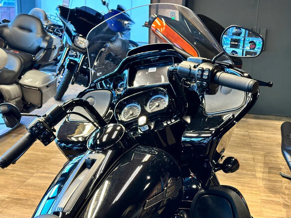 2024 Harley-Davidson Road Glide Limited, чёрный, 3990000 рублей - вид 2