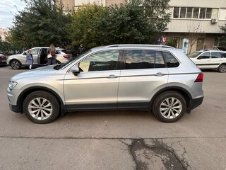 2018 Volkswagen Tiguan II, серебристый, 1950000 рублей, вид 4