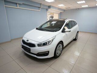 2017 Kia Ceed II Рестайлинг, белый, 1049000 рублей, вид 3