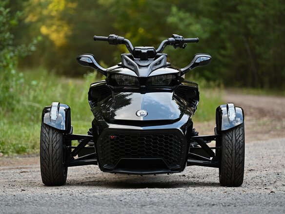 2023 BRP Can-Am Spyder, чёрный, 1800000 рублей - вид 3