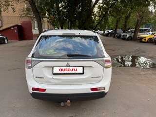 2012 Mitsubishi Outlander III, белый, 750000 рублей, вид 3