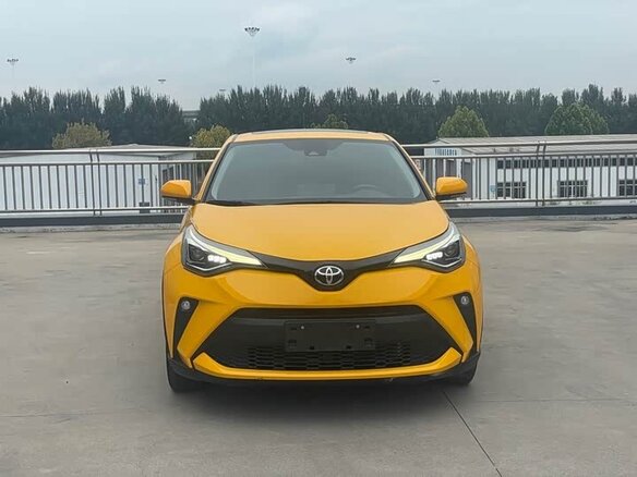 2022 Toyota C-HR I Рестайлинг, жёлтый - вид 1